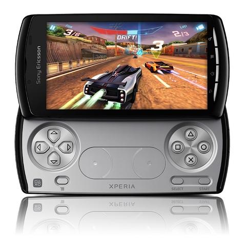 4 inçlik dokunmatik ekranı olan Xperia Play, 5 megapiksel kamera, 1 GHz işlemci, Android 2.3 Gingerbread işletim sistemi ve 3D oyun desteği gibi temel özelliklere sahip.