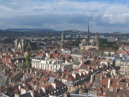 Fransa'nın başkenti Paris, ülkenin kültür ve sanat merkezi olma görevini üstlenmiş ve gerek Avrupa'nın gerekse dünyanın en önde gelen kültür merkezlerinden biri olmuş....
<br><br>
Nuray Kahraman'ın Fransa izlerimlerini ve haberde yer alan görsellerin öykülerini görmek için haberin metni düğmesini tıklayabilirsiniz...