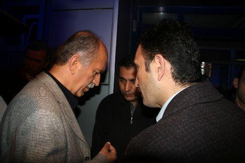 Bursa Yıldırım Merkez İlçesi'nde Şevket Yılmaz Devlet Hastanesinde yangın çıktı. 1'i çocuk 39 hastanın başka hastanelere sevk edildiği yangın sonucu 3'ü kadın 8 kişi hayatını kaybetti.