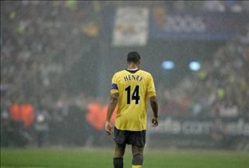 25 Haziran 2007de, beklenmeyen bir biçimde Henry 24 milyon karşılığında Barcelonaya transfer oldu.
Yıllık 6.8 milyon karşılığında dört yıllık sözleşme imzaladı.