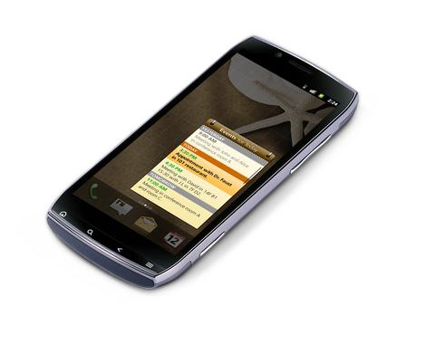 1 Ghz hızında işlemci barındıran cihaz, 1024 × 480 piksel çözünürlüğünde 4.8 inçlik ekrana sahip. LED flaşlı 8 megapiksellik kamerası olan cihazda, görüntülü görüşme için 2 megapiksellik ön kamera da bulunuyor.