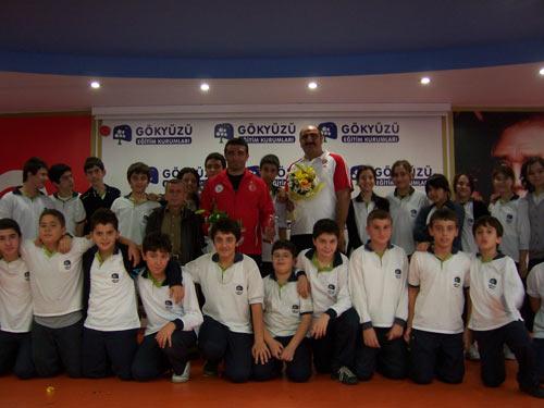 Sportif etkinliklere ve spora verdiği önemle adını duyuran Gökyüzü Koleji öğrencileri, Dünya Şampiyonu milli güreşçilerle buluştu.