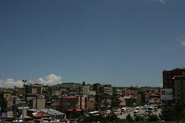 Sağlık Bakanı Recep Akdağ, ulusal basının yöneticilerini seçim bölgesi ve memleketi Erzurum'da ağırladı. Akdağ, gazetecilere şehri bizzat gezdirdi. Gezinin sonu keyifli bir geceyle bitti.