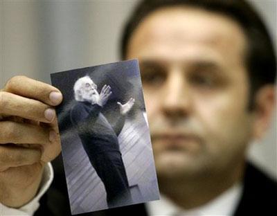 Sırp savaş su&ccedil;lusu Radovan Karaci&ccedil;'in son hali