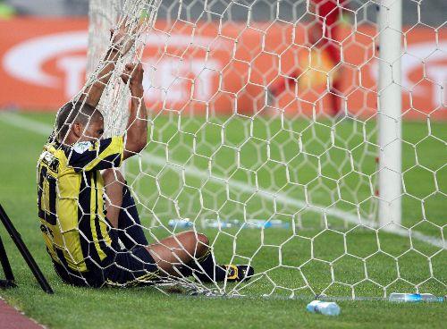 Futbol Federasyonu tarafından bu yıl 4. kez düzenlenen TFF Süper Kupa'yı, Beşiktaş'ı 2-0 yenen Fenerbahçe kazandı. Goller Alex'den geldi...