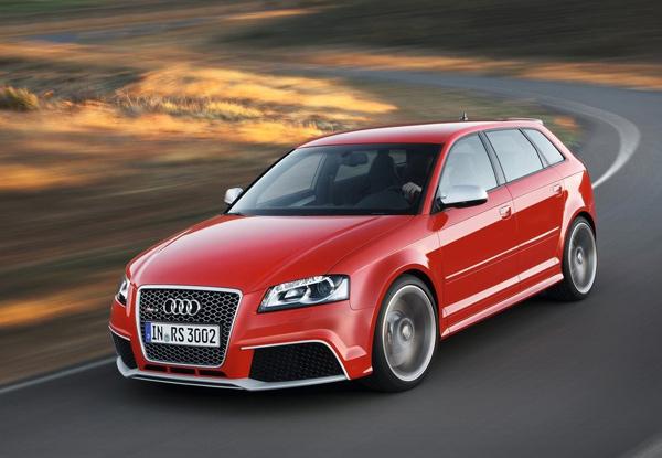 <p><strong>AUDI</strong> A1’in 5 kapılı versiyonu olan A1 Sportback, Mayıs ayında gelecek. Makyajlı A5, 2012’nin ilk günlerinden itibaren satışa sunulacak. Audi’nin en çok satan modeli A4 ise sedan, Avant, A4 allroad quattro ve S4 olmak üzere tüm versiyonlarıyla Şubat’tan itibaren satışta olacak.</p>