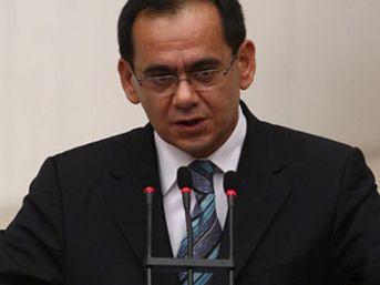 Bayındırlık ve İskan Bakanı Mustafa Demir:  1961 Trabzon. Karadeniz Teknik Üniversitesi Mimarlık Fakültesi'ni bitirdi. Demir, evli ve 5 çocuk babasıdır.