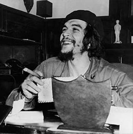 Guevaranın siyasal düşünceleri artık şekillenmişti; sınırların olmadığı bir dünya için Amerikan emperyalizmi ile mücadele etmek gerektiyordu.