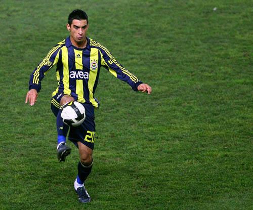 Fenerbahçe Bursaspor'u 1-0 yenerek avantaj kazandı