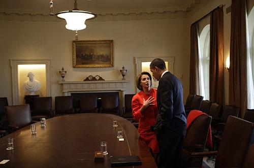 Obama, ABD Temsilciler Meclisi Başkanı Nancy Pelosi'yle görüşüyor