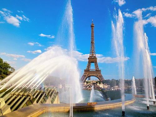 Fransa'nın başkenti Paris, ülkenin kültür ve sanat merkezi olma görevini üstlenmiş ve gerek Avrupa'nın gerekse dünyanın en önde gelen kültür merkezlerinden biri olmuş....
<br><br>
Nuray Kahraman'ın Fransa izlerimlerini ve haberde yer alan görsellerin öykülerini görmek için haberin metni düğmesini tıklayabilirsiniz...