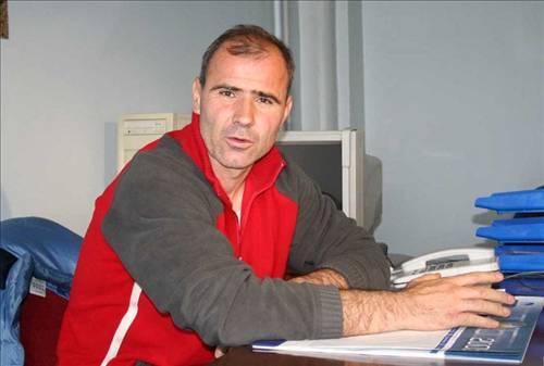 ''Yapma Hayrettin daha kadroları saymadım"


Bir milli maçı anlatan İlker Yasin'in, ilk dakikalarda bir gol yiyen kaleci Hayrettin Demirbaş'a olan serzenişi