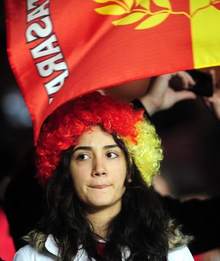 G.Saray-Hambur maçında Ali Sami Yen tartihi günlerinden birini daha yaşarken protokol tribününde ağı isimler vardı.