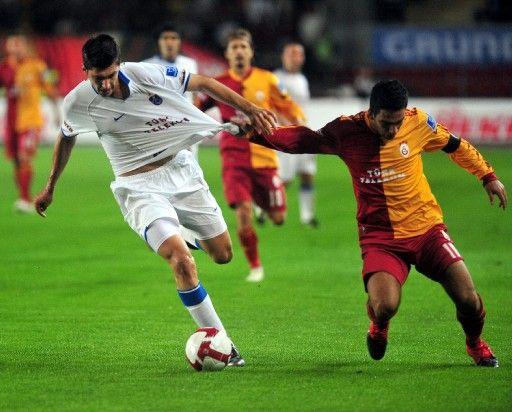 11. Hafta Trabzonspor 2 : 0 Galatasaray, Galatasaray Trabzonspor'a Avni Aker'de 2-0 yenildi