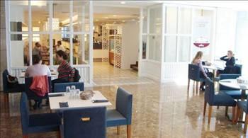 ÖZCANLAR KÖFTE
Sadece Trakya eti kullanıyor
Tekirdağ köftesiyle bütünleşmiş bir marka olan Özcanlar Köftenin halen Tekirdağ'da üç restoranı var. Şirketin İstanbul'da bir bölge bayisi (catering şirketleri, oteller ve üniversitelere hizmet veriyor), Astoria AVM'de de bir restoranı bulunuyor. Özcanlar Köfte, altyapıyı tamamladıktan sonra franchise de vermeye başlayacak.
Telefon: 0282 263 27 10
Web: www.ozcanlarkofte.com