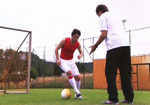 Türk futbolunun yıldızları Ertuğrul Sağlam, Emre Belözoğlu ve Nihat Kahveci bir program için aynı sahada buluştu.