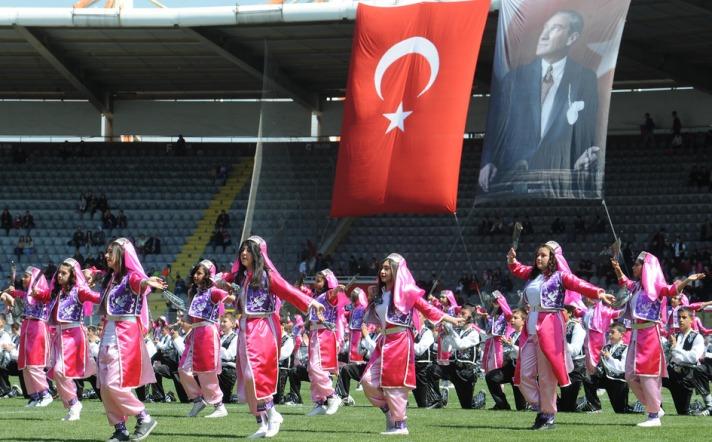 Ankara'da 23 Nisan Ulusal Egemenlik ve Çocuk Bayramı çeşitli etkinliklerle kutlandı.
