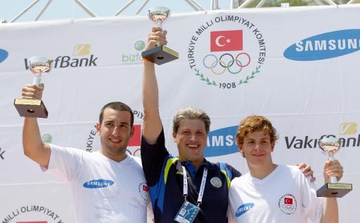Türkiye Milli Olimpiyat Komitesi (TMOK) tarafından geleneksel olarak düzenlenen 21. Asya'dan Avrupa'ya Uluslararası Yüzme, Kürek, Yelken ve Kano Yarışları, İstanbul Boğazı'nda yapıldı.