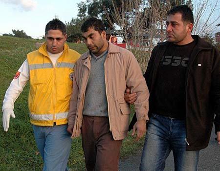 Manisanın Turgutlu ilçesinde çıkan yangında, annelerinin üzerlerine kapıyı kilitleyerek gittiği evde 2 ve 4 yaşlarındaki iki kardeş feci şekilde can verdi.