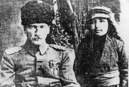 Atatürk; Diyarbakır' da 1916 yılında Abdurrahim Tuncak ile...