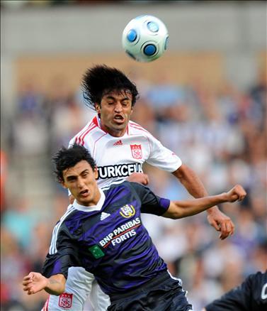 Sivasspor, Şampiyonlar Ligi 3. Ön Eleme turunda Anderlecht'e Belçika'da farklı yenildi. 5-0'lık maçta Yiğidolar'ın kaleye şutu bile yok...