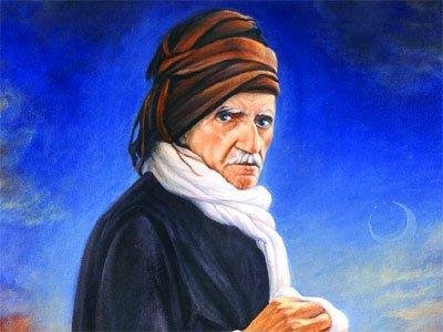 <br> <br> BEDİÜZZAMAN 35 YIL SÜRGÜN HAYATI YAŞADI, 20 KEZ ZEHİRLENDİ<br> <br>
Bediüzzaman Said Nursi, Şeyh Said isyanıyla ilgisi olduğu iddiasıyla 1 Mart 1925te Vanda zincire vurularak, kış mevsiminde ve çoğunlukla yaya olarak Erzurum, Trabzon, İstanbul üzerinden Burdura sürgün edildi. Hiçbir kanuni gerekçe gösterilmeden bir yıl zorunlu ikamete mecbur edildi. Kahraman ve fedakâr İslam müdafiilerinin torunlarına kılıç çekilmez. şeklindeki sözleriyle Şeyh Said'in başkaldırısına karşı çıktığını ifade etti. Ispartada 2 ay gözetim altında tutulduktan sonra 1 Mart 1927de hakkında bir mahkeme kararı olmadan Eğirdir ilçesine bağlı Barla köyüne sürüldü. Burada Risale-i Nuru telife başladı. 1934'te Barladan Ispartaya sevk edildi. Mahkemece kesinleşmiş bir suçu olmamasına rağmen toplumdan tecrit edilerek unutulmaya ve ölüme mahkûm edildi.<br> <br>
25 Nisan 1935te gizli cemiyet kurmak, dini siyasete alet etmek ve devletin düzenini değiştirmek suçlamasıyla 120 talebesiyle Ispartada gözaltına alındı. Arama kararı olmaksızın yaşadığı mekân darmadağın edildi. Eskişehir Ağır Ceza Mahkemesine sevk edildi. Eskişehir Hapishanesinde tek başına bir koğuşa konuldu. Tuvaleti bulunmayan soğuk hücresinde 3 ay boyunca tutuldu.<br> <br>
Dava sonucunda Tesettür Risalesinden dolayı kendisi 11 ay, 15 talebesi de altışar ay hapse mahkûm oldu. 105 talebeye de beraat verildi. Karar tarihinde yürürlükteki Türk Ceza Kanununda (TCK) irtica kelimesiyle tanımlanmış bir suç tarifinin olmaması ise dikkat çekiciydi.<br> <br>
27 Mart 1936de tahliye edildiğinde ise cezaevi kapısında bekleyen jandarma eri, kendisini; 7 yıl boyunca adım adım izlenerek sürgün hayatı yaşayacağı Kastamonuna götürmek için bekliyordu. 1943 yılında 126 talebesiyle birlikte tekrar "rejimin temel düzenini yıkmak, aykırı fikirler neşretmek" iddiasıyla tutuklanarak Denizli Hapishanesine sevk edildi. 9 ay tutuklu kaldı. Türk Tarih Kurumu üyelerinin de içinde bulunduğu bilirkişi heyeti, Bediüzzamanın siyasi bir faaliyeti yoktur. Onun mesleğinde tarikatçılık, cemiyetçilik mevcut değildir. Eserleri ilmî ve imanidir. şeklinde rapor hazırladı. Beraat etti.<br> <br>
Denizli 26. sürgünüydü. Daha sonra Emirdağa götürüldü ve burada zorunlu ikamete mahkûm edildi. 23 Ocak 1948de aynı suçlamalarla tekrar tutuklanarak, 54 talebesiyle birlikte Afyon Hapishanesine sevk edildi. Sobasız, camları kırık büyük bir koğuşa koyuldu. Yaklaşık 20 ay hapiste tutuldu.Siyaset ve şeytandan Allaha sığınırım. Ben iman hakikatleri ile meşgulüm demesine rağmen hakkında 20 ay hapis verildi. Oysa aynı suçlamalar için Denizlide beraat emişti. Karar temyiz edilince tahliye oldu. Tekrar Emirdağa götürüldü.<br> <br>
Said Nursinin sürgün ve gözlem altında tutulması Demokrat Parti (DP) döneminde de devam etti. 1952'de müellifi olduğu Gençlik Rehberi isimli eser hakkında açılan dava münasebetiyle İstanbula geldi. Mahkemeye son sözü Ben Kuran ve iman hizmetinde çalışan aciz bir adamım. Başka bir diyeceğim yoktur. oldu. Beraat etti.<br> <br>
1953'te Emirdağa döndü. Afyonda 8 yıldır devam eden mahkeme 23 Mayıs 1956da Diyanetin lehte raporuyla sonuçlandı. DPnin iktidarda olduğu 10 Ocak 1960da İçişleri Bakanının talimatıyla Ankaraya girmesi yasaklandı. Müellifi olduğu Risale-i Nur Külliyatı hakkında yaklaşık 1500 kez beraat kararı verildi. Sürgün yıllarında 20 kez zehirlenen Bediüzzaman, 23 Mart 1960'ta 82 yaşında Şanlıurfada vefat etti.