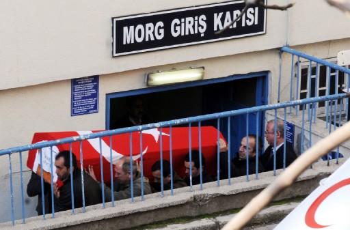 Muhsin Yazıcıoğlu ve arkadaşlarının geçirdiği kaza sonrası naaşları bulunanardan Pilot Pilot Kaya İstektepe'nin cenazesi İstanbul'a, muhsin Yazıcıoğlu ve diğer arkadaşları Ankara'ya gönderildi