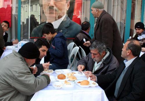 Muhsin Yazıcıoğlu için Sivas'ta bin 500 kişilik yemek