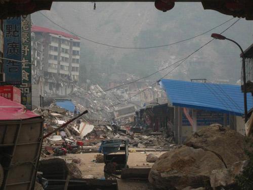 Sinchuan Depremi
12 Mayıs 2008'de Çin'deki deprem 8.0 şiddetindeydi.