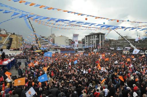 Başbakan Recep Tayyip Erdoğan'ın yerel seçimlerde bugünkü durağı Yalova'ydı. Erdoğan Baykal'ın 2011'de CHP iktidar söylemine bakın nasıl cevap verdi...