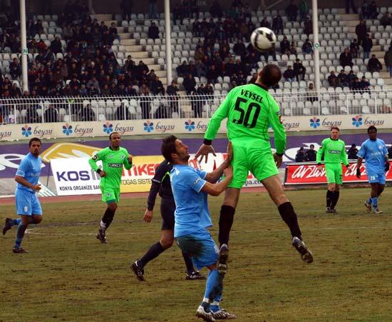 Süper Lig'in ilk haftasında Ankaragücü'nü 3-2 yenen Konyaspor, kendi sahasındaki 2. galibiyetini 21. haftada elde etti.