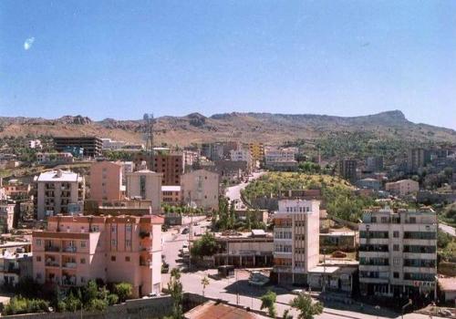 ŞIRNAK ---

25 milletvekili aday adayı için yaklaşık 850 kişinin oy kullandığı temayül yoklamasının sonuçları şöyle: 1. Mehmet Tatar 387, 2. İ.Hakkı Birlik 336, 3. M. Salih Yıldırım 321, 4. İ.brahim Baykal 264, 5. Nazan Birlik 233, 6. M.Beşir Tatar 206, 7.Hasan Tonğ 130, 8. Faik Buğday 102, 9.Yüksel Zeyrek 93, 10. M.Sıddık Balkan 92, 11. Mehmet Sarboğa 88, 12. Seyit Mahsum Güleç 88, 13. Mehmet Güngör 85, 14.Eyüphan Abay 82, 15.M. Emin Dindar 62, 16. Şükrü Gür 62, 17. M. Sait Konur 52, 18. Cemil Kılıç 49, 19. Nejdet Timur 31, 20.Abdurrahman Taşkın 30, 21. M. Nuri Genç 21, 22. Mutesimbillah Monis 21, 23.Abdulmecit Acar 18, 24. Yahya Monis 14, 25. Sekvan Demir 11.