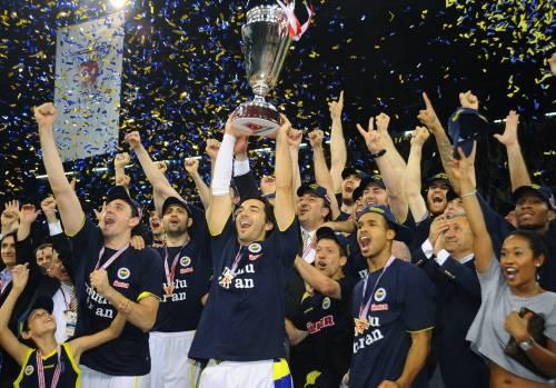 44. BEKO Basketbol Liginde 2009-2010 sezonu şampiyonluğunu, play-off final serisinde Efes Pilsene 4-2 üstünlük sağlayan Fenerbahçe Ülker 4. kez kazanmıştı.