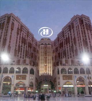 Ünlü zincirlerden Hilton, Marriot ve Hyatt ülkede geçen ay, toplam değeri 5,5 milyar doları bulan 12 dev proje için imza attılar.
