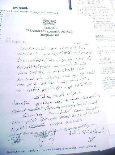 Beşiktaş Ortaköy'de, Ulus Sosyete Pazarı esnafı için kiralanan arazide gerçekleştirilen yıkım ve moloz kaldırma çalışmalarında gerginlik yaşandı.
