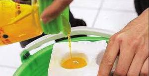 Sağlığa zararlı olan yapay yumurtaların kabuğunun normalden daha parlak ve sert olduğuna, sallayınca içinden ses geldiği uyarısı da yapıldı.