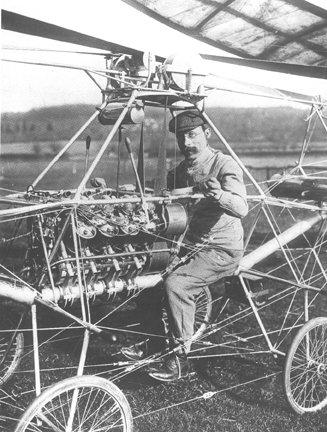 1907 yılında Fransız Paul CORNU ilk motorlu helikopteri uçurdu