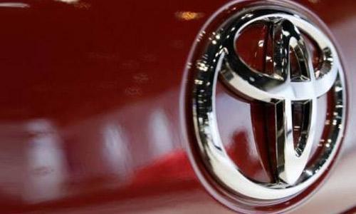 Toyota depremden büyük zarar gördü

21 Nisan:

-Merkez Bankası, yabancı para ve Türk Lirası zorunlu karşılık oranlarını kısa vadeli yükümlülükler için 1'er puan artırdı.

25 Nisan:

-Toyota'nın Japonya'daki üretimi deprem ve tsunami felaketi nedeniyle mart ayında yüzde 62,7 azaldı. Mart ayında ülkenin ikinci büyük otomotiv şirketi Nissan'ın üretimi yüzde 52,4, Honda'nın üretimi ise yüzde 62,9 düştü.