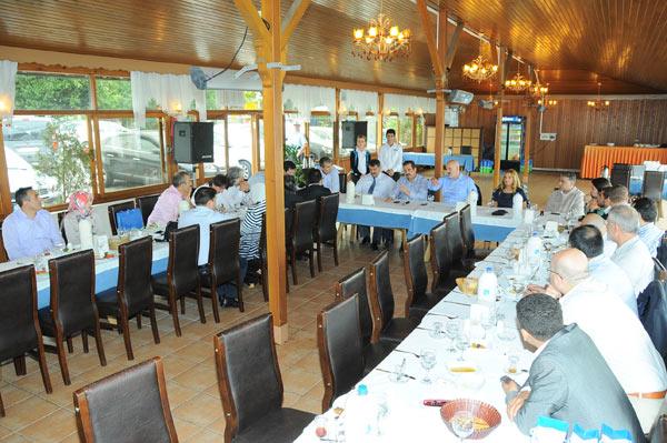 İstanbul Beykoz Belediye Başkanı Y&uuml;cel &Ccedil;elikbilek, internet medya temsilcileriyle kahvaltılı toplantıda biraraya gelerek yaptığı &ccedil;alışmalar ve projeler ile ilgili bilgiler verdi.