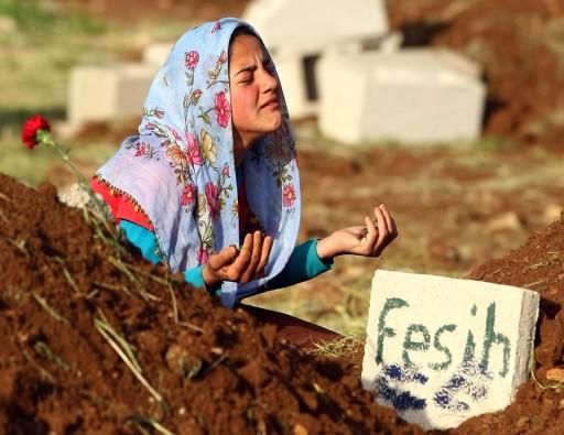 Mardin'in Mazıdağı ilçesine bağlı Bilge köyünde 3 gün önce yaşanan ve 44 kişinin ölümüne yol açan saldırının matemi sürüyor.