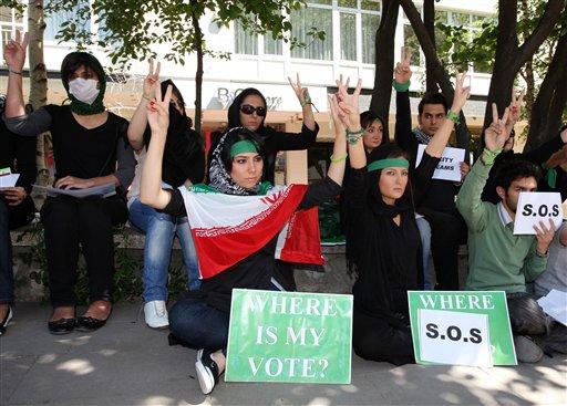 İran'da seçim sonrası sonuçları kabullenmeyen muhalifler sokaklara dökülürken, Fransa, Belçika, Almanya, Ukrayna ve Türkiye gibi ülkelerde eylemciler onlara destek verdi.