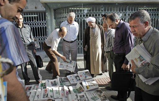 İran'da dün yapılan cumhurbaşkanı seçiminin gayriresmi sonuçlarına göre Mahmud Ahmedinejad, seçimlerin galibi oldu. Ahmedinejad, rakiplerine fark attı