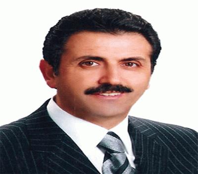 Tarafları mağdur etmeden AVM yasası çıkmalı<br><br>
<strong>SAİT KILIÇ / PERAKENDE TİCARET MAĞAZALARI MESLEK KOMİTESİ: </strong> AVMler yasası esasında karışık bir hal aldı. 70 komiteyi ilgilendiren bir alan bu. Hiçbir taraf mağdur olmadan bir yasa gerekir. Haksız rekabet var. Tekstilcisinden yakkabıcısına, bilgisayar satıcısına kadar birçok sektörde rahatsızlık var. Haksız rekabeti bertaraf için kanuna ihtiyaç var.
Bu yasa mutlaka çıkmalı. Taraflar zarar görmeden, mağdur olmadan, haksız rekabetin engellenmesi için, mağdurların da selamete kavuşması için Odada bir çalışma yapılmalı. Bizim AVMlerle bir sorunumuz yok. Kötü yasa, yasasızlıktan iyidir.