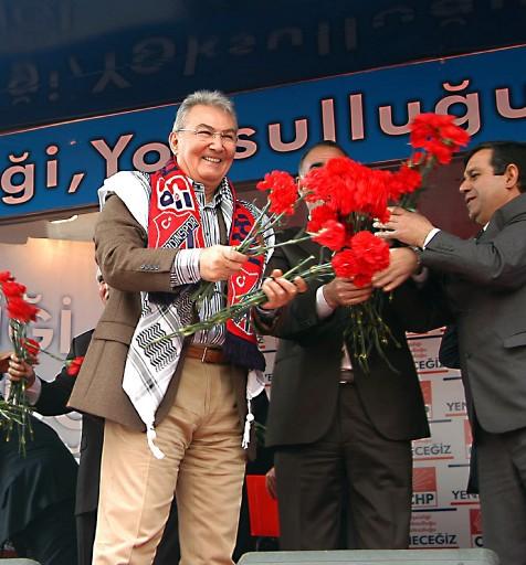 Cumhuriyet Halk Partisi Genel Başkanı Deniz Baykal, AK Parti Hükümetinin, Cumhuriyet tarihinin en çok para kullanan hükümeti olduğunu söyledi.