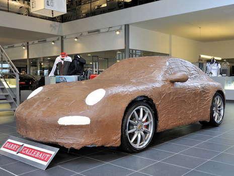 Hollanda'nın Gelderland bölgesindeki Heteren kasabasında, Porsche 911 4S marka bir otomobil tümüyle çikolatayla kaplandı.