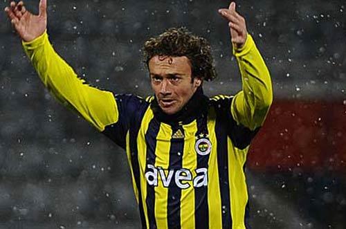Savunmanın bel kemiği Lugano attığı 8 golle gizli santrofor özelliğini kanıtladı.