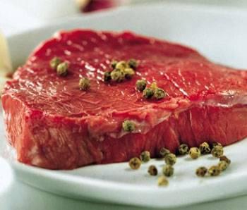 Kırmızı et tüketmeyin
Çok fazla kırmızı et tüketmek kilo vermenizi engeller bu nedenle tavuk, balık, hindi gibi beyaz et tüketmeye dikkat edin