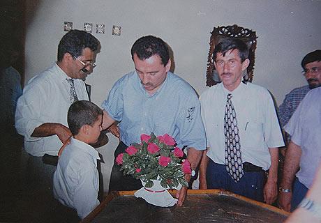 Olaylar sırasında CHP saflarında yer alan Kaya, parti üyesi olmadığı yönündeki iddialara da sert çıkıyor. Kaya, iddia sahiplerinin Deniz Baykal ve Erdal İnönü ile çekildiği fotoğraflarını görmesini istiyor.