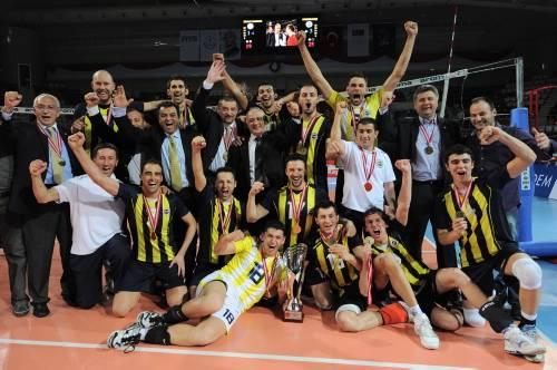 Aroma Erkekler Voleybol Birinci Liginde 2009-2010 sezonu şampiyonluğunu, play-off final serisinde Ziraat Bankasına 3-0 üstünlük sağlayan Fenerbahçe, 2. kez kazanmıştı.