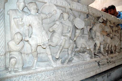 ''İkinci Efes'' olarak nitelendirilen Aizanoi Antik Kenti'ndeki kazılar sürerken antik kent çevresindeki evlerin restorasyonu da tamamlanıyor.